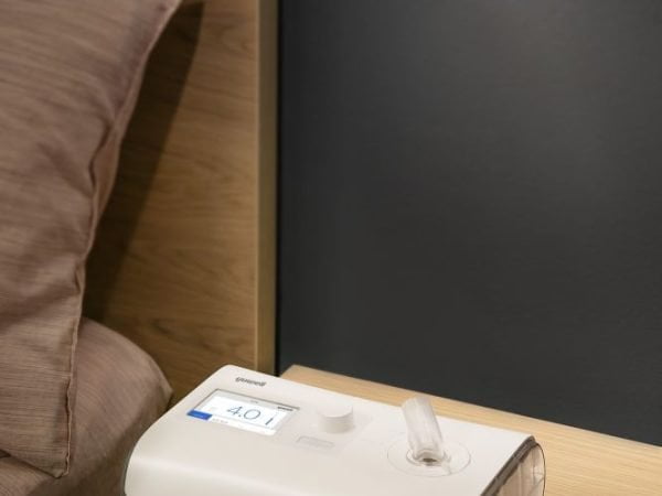 aparat-do-leczenia-bezdechu-sennego-auto-cpap-z-wbudowanym-podgrzewanym-nawilzaczem-46181