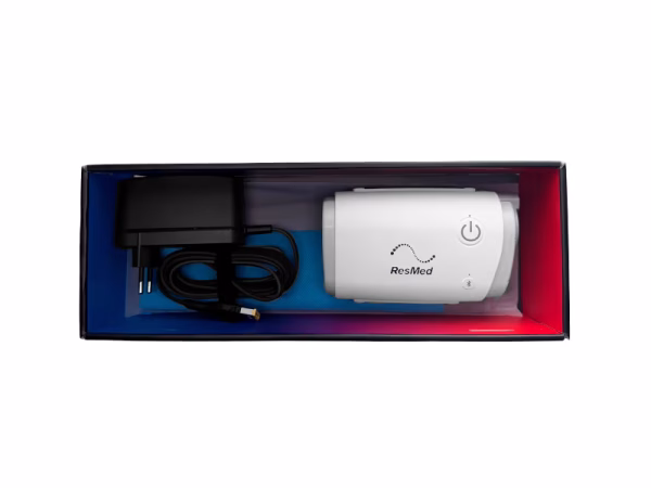 CPAP AirMini AutoSet ResMed é um dos menores aparelhos CPAP do mundo que poderá te acompanhar em qualquer lugar e em todas as noites. Você pode utilizar o AirMini de forma constante, com o máximo de qualidade mobilidade!